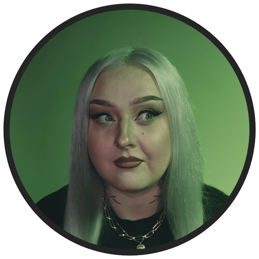 FREYA <br> <a style="color: #d19f68;">Dyr, natur og fantasi – svart-hvitt og fargerik realisme</a>