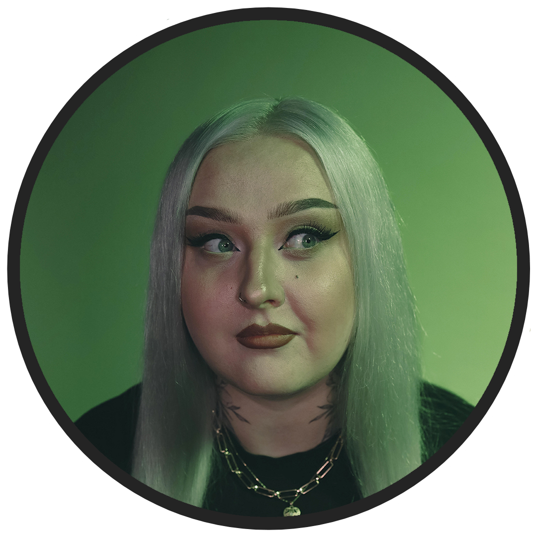 FREYA <br> <a style="color: #d19f68;">Dyr, natur og fantasi – svart-hvitt og fargerik realisme</a>